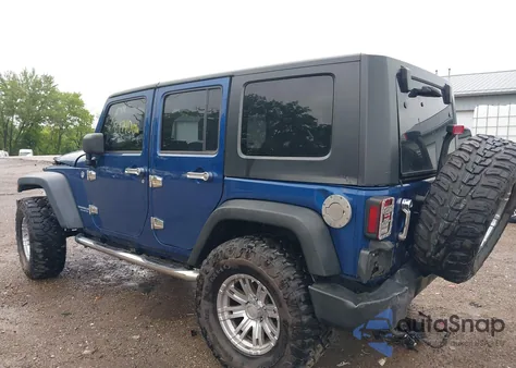 2010 Jeep Wrangler Unlimited Sport z USA, uszkodzony, nr VIN 1J4BA3H15AL152421